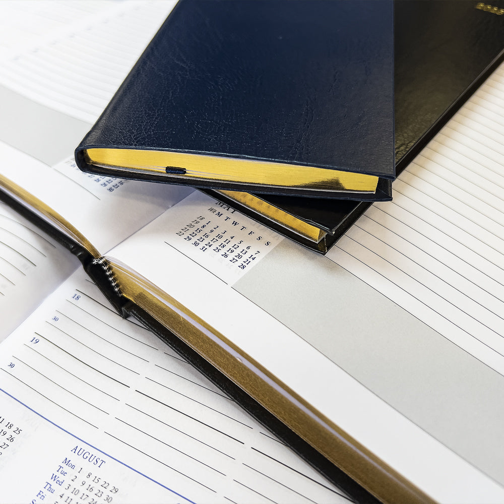 Classic White Week to View Diary Slim